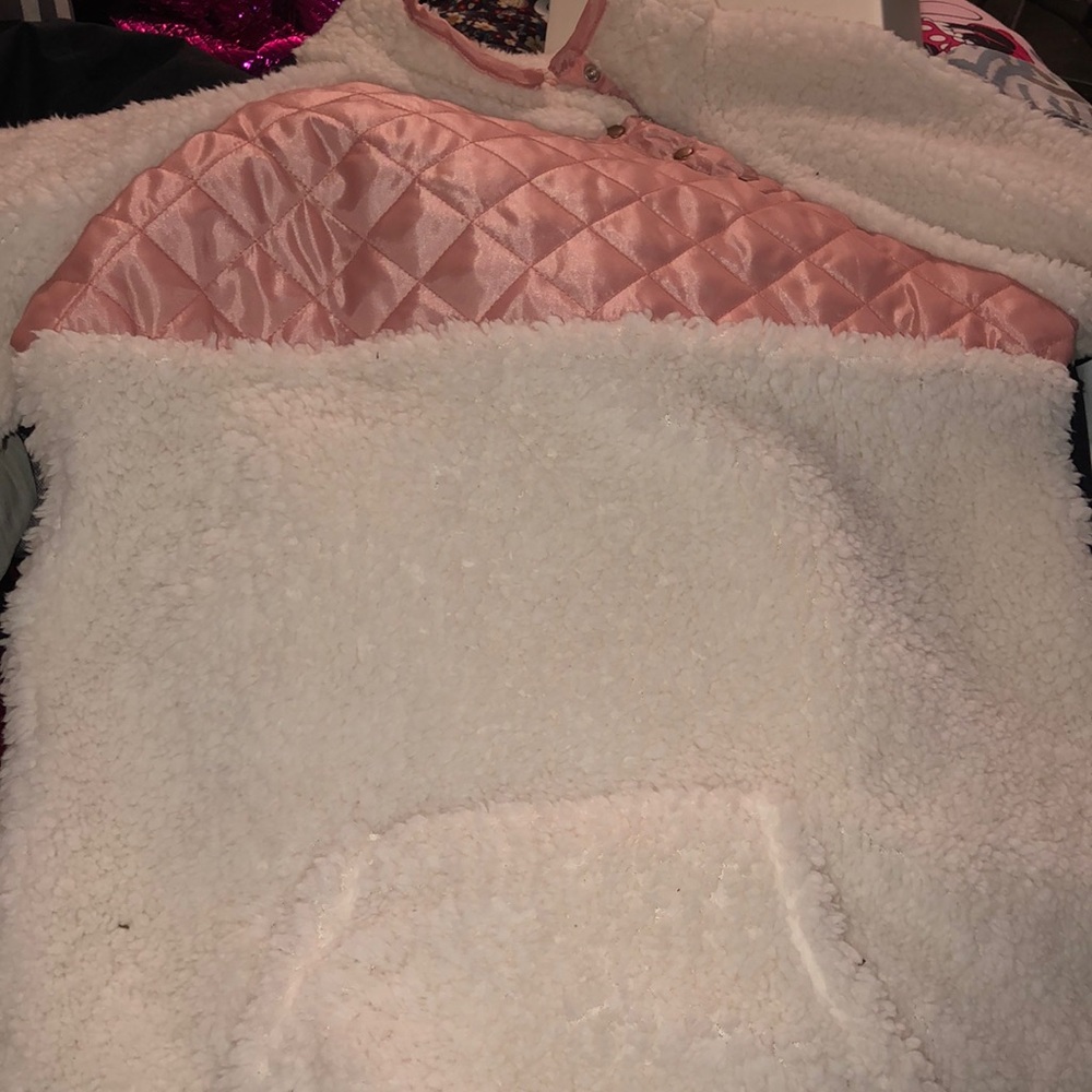 Furry pullover - Picture 2 of 2